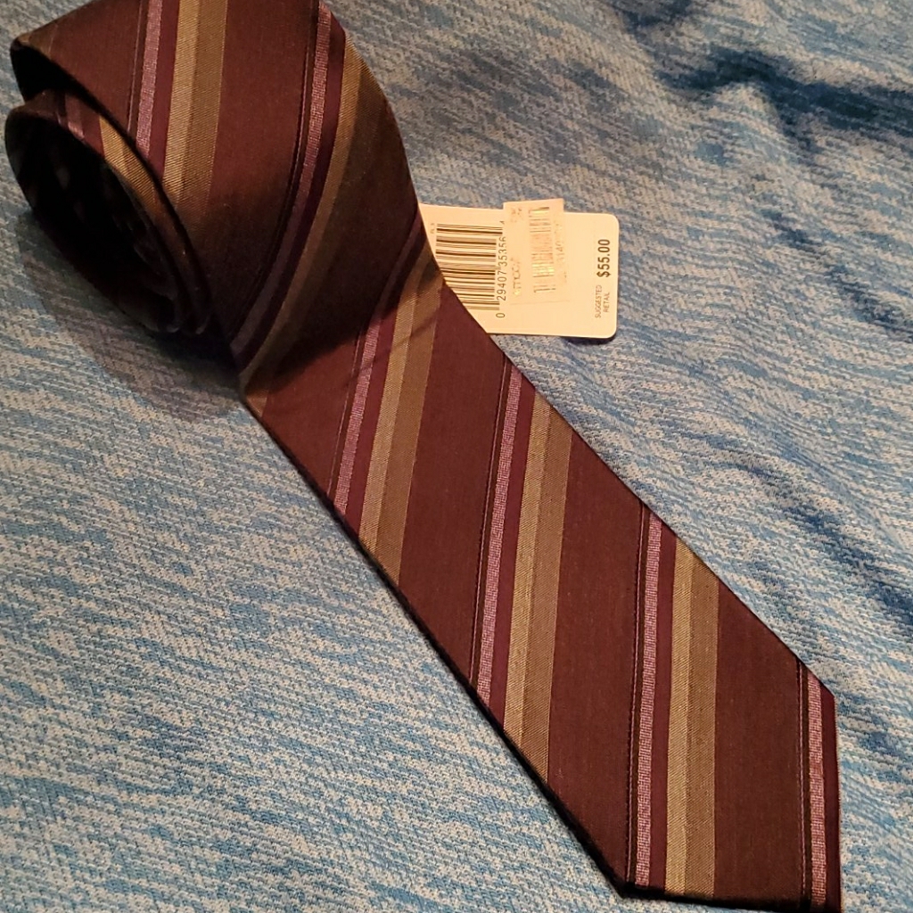 Brand New  Kenneth Cole Reaction Grey  Plum Tie